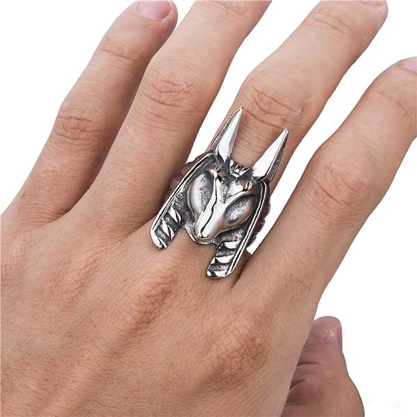 Bague loup dieu Anubis signe de pouvoir Terre des Loups