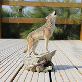 Figurine de loup hurlant ultra réaliste