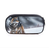 TROUSSE LOUP DANS LA NEIGE TRANQUILLE