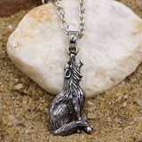 collier pendentif loup hurlant